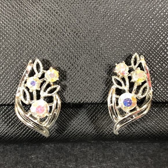 Coro Rhinestone Clip On Earrings Silver Tone Vintage Leaf Flame Retro 50s 60s - Picture 1 of 8